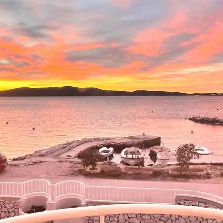 Sunset Sea Villa, アパート *