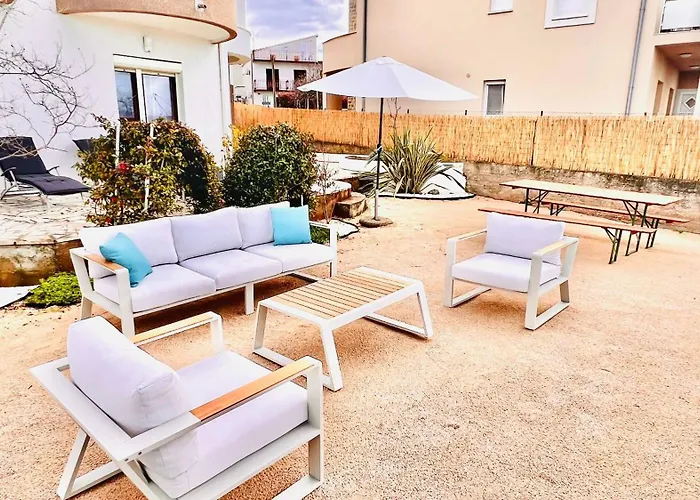 Sunset Sea Villa, 아파트 시베니크