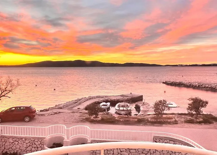 Sunset Sea Villa, アパート *